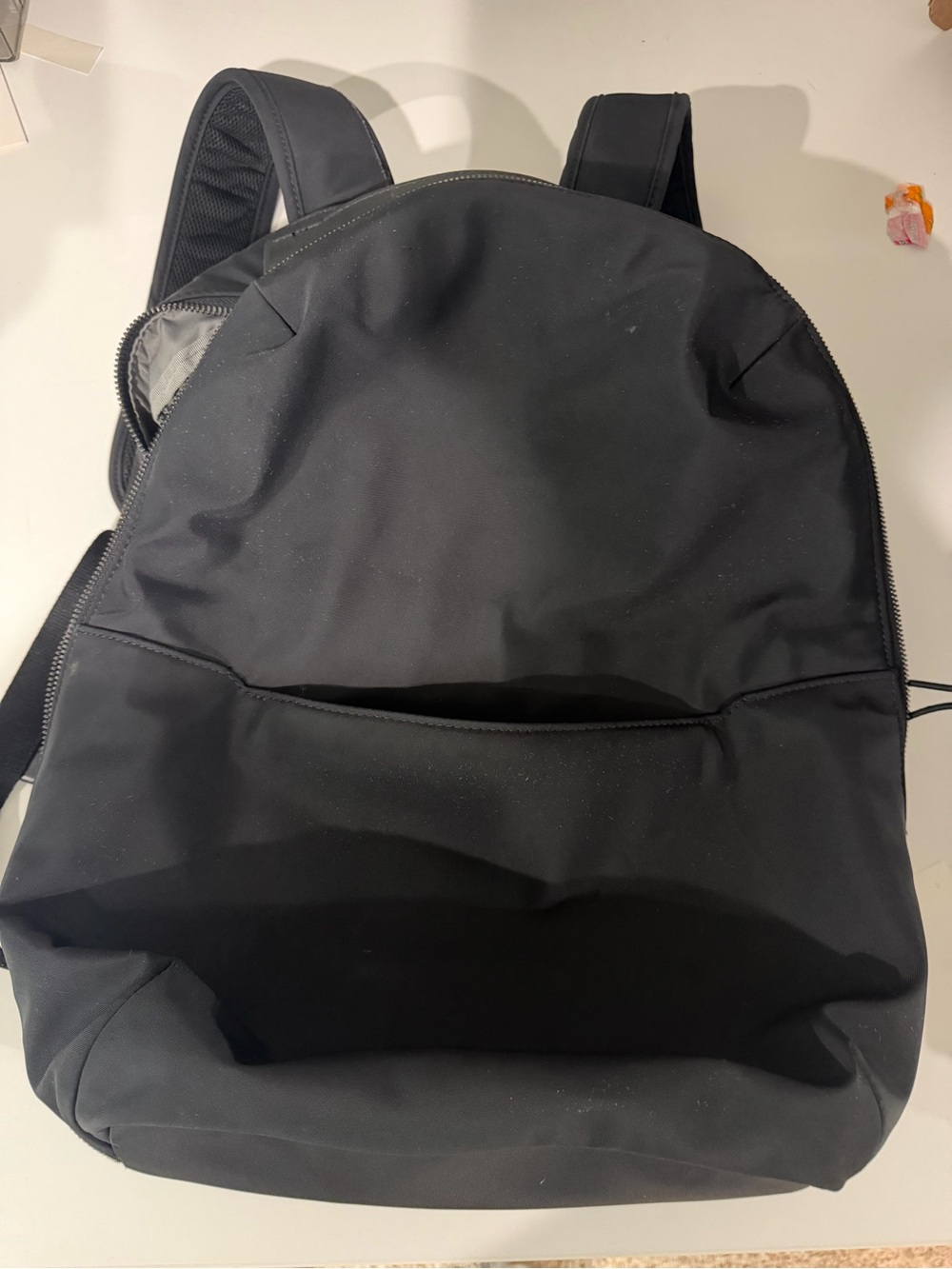 Away Everywhere Zip Backpack - Everyday Carry in Black
